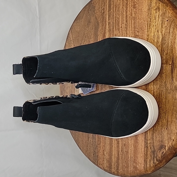 NWT TOMS Jamie Wedge Sneaker - Picture 13 of 13